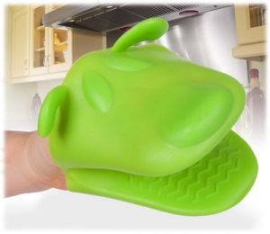 Silikonowa rękawica kuchenna - zielona łapka piesek